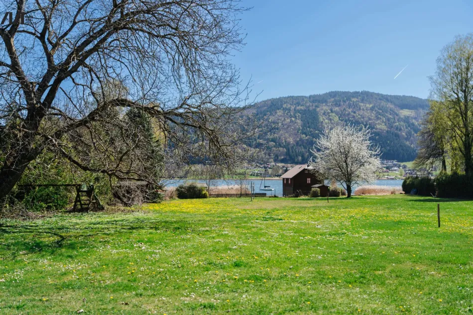 Leben wo andere Urlaub machen - Baugrund mit Seezugang! Ossiachersee - Bild