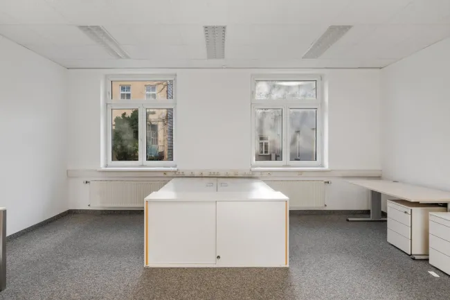 Premium-Gewerbeeinheit | 270 m² Technik- & Bürofläche mit 2 Zugängen, Klima & Glasfaser - Bild
