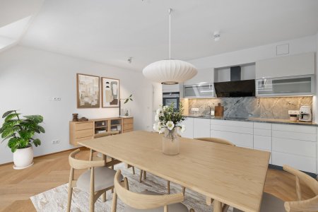 Exklusiver Dachgeschoss-Erstbezug mit historischer Substanz, Balkon und privater Terrasse