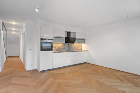 Exklusiver Dachgeschoss-Erstbezug mit historischer Substanz, Balkon und privater Terrasse