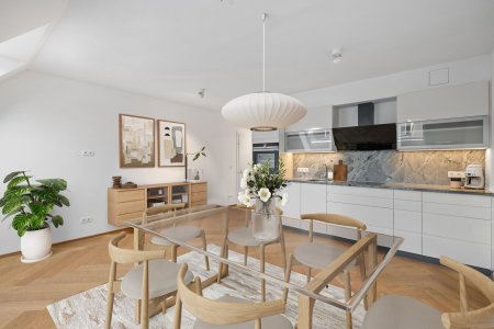 Exklusiver Dachgeschoss-Erstbezug mit historischer Substanz, Balkon und privater Terrasse