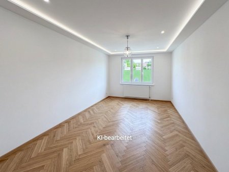***NEU*** Gut geschnittene, sanierungsbedürftige Eigentumswohnung mit Lift und großem Gestaltungspotenzial in Meidling