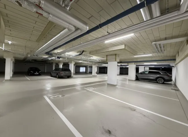 1 Tiefgaragenplatz in einer modernen Wohnanlage *BJ 2025* in Bad Vöslau - Bild