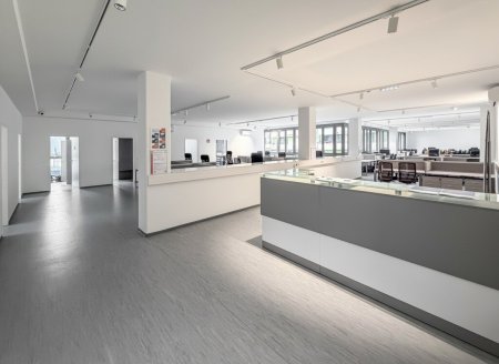 Großzügiges Büro mit ca. 700 m² Fläche, Tiefgarage und Lager in U-Bahn-Nähe im 1110 Wien zum Kauf!