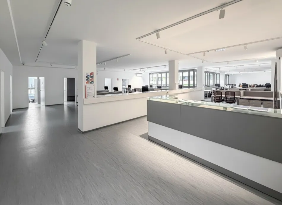 Großzügiges Büro mit ca. 700 m² Fläche, Tiefgarage und Lager in U-Bahn-Nähe im 1110 Wien zum Kauf! - Bild