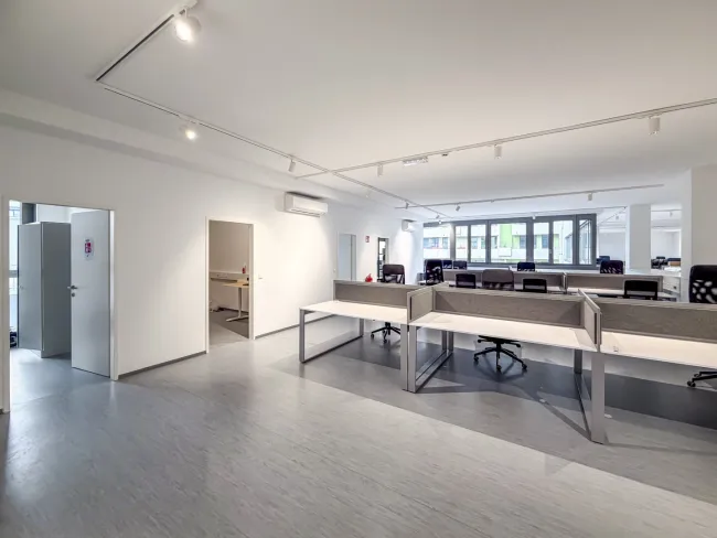 Großzügiges Büro mit ca. 700 m² Fläche, Tiefgarage und Lager in U-Bahn-Nähe im 1110 Wien zum Kauf! - Bild