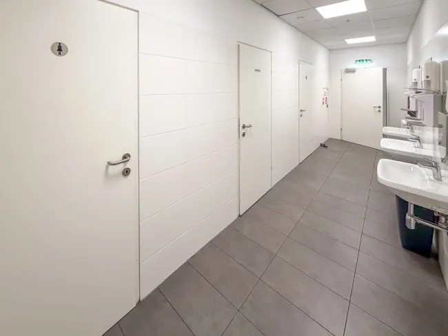 Großzügiges Büro mit ca. 700 m² Fläche, Tiefgarage und Lager in U-Bahn-Nähe im 1110 Wien - Bild