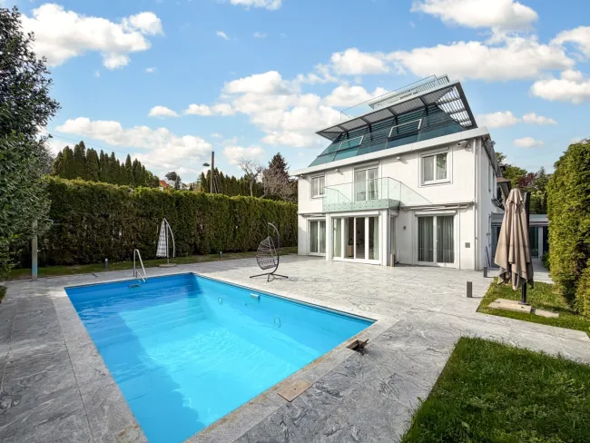 Exclusive Luxury Villa with Pool, Rooftop Terrace & Panoramic Views over Vienna | 1190 Vienna | Fully Furnished - Titelbild