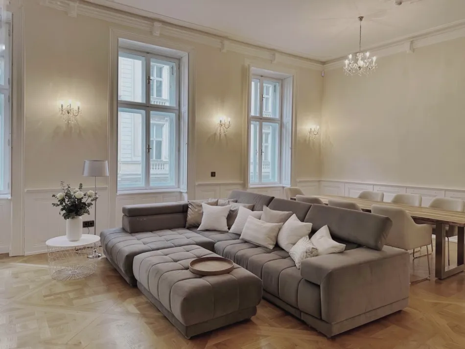 Luxuriöse Stadtwohnung in Top-Lage mit hochwertiger Ausstattung und Balkon. - Bild