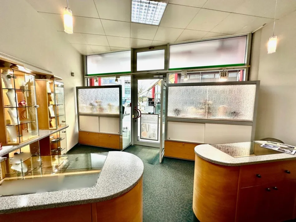 Kleine Gewerbefläche im Zentrum von Spielberg - Bild