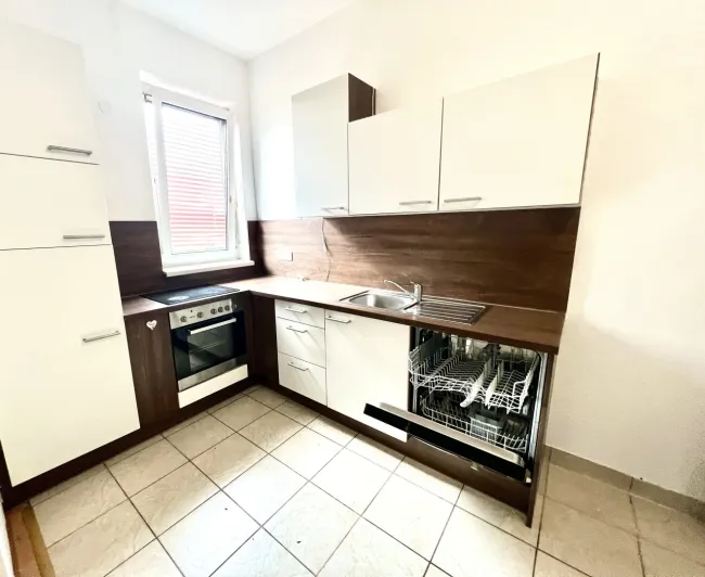 Vielseitig nutzbare 3- Zimmer Wohnung oder Gewerbefläche in zentraler Lage in Graz Jakomini - Bild