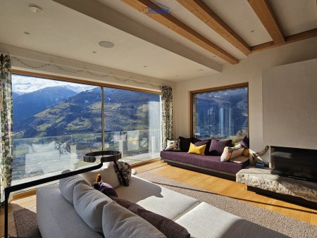 Repräsentatives Traumhaus im Zillertal. Top Qualität, unverbaubare Aussicht, Pool...