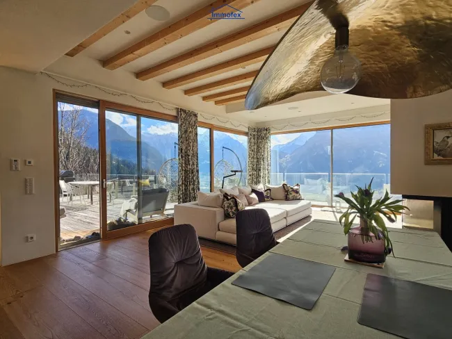 Repräsentatives Traumhaus im Zillertal. Top Qualität, unverbaubare Aussicht, Pool... - Titelbild