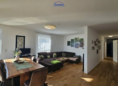 Sonnige 4- Zimmer Familienwohnung, zentral und ruhig
