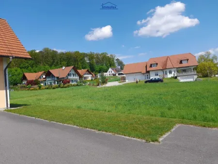 Sonniges, ebenes Baugrundstück in schöner Wohnlage