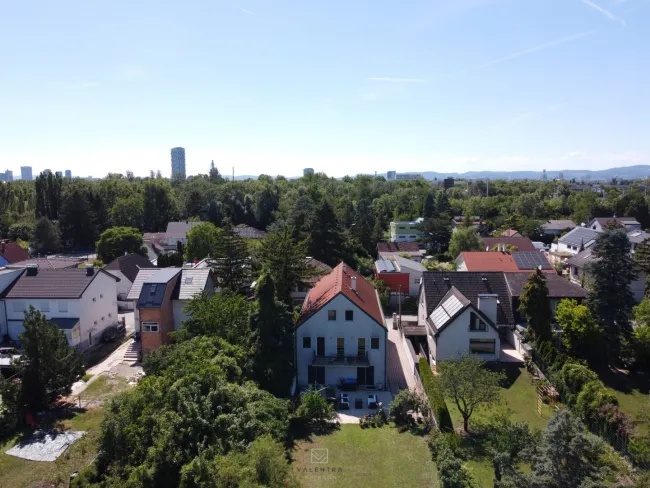 Mehrgenerationenhaus in 1220 Wien – ca. 300 m² Wohnfläche, Garten, Rohdachboden & Mühlwasser-Nähe auf Eigengrund - Bild