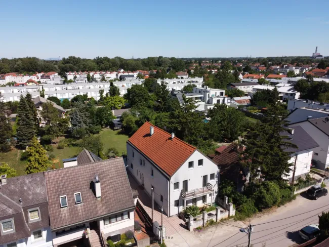 Mehrgenerationenhaus in 1220 Wien – ca. 300 m² Wohnfläche, Garten, Rohdachboden & Mühlwasser-Nähe auf Eigengrund - Bild