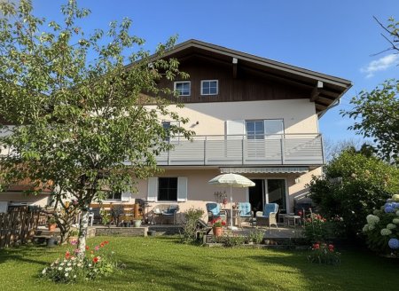 Charmante Gartenwohnung mit Garage und Carport in Neumarkt am Wallersee