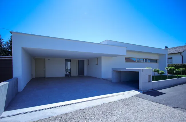Exklusiver Bungalow - Design, Raumgefühl und Wohnkomfort auf einer Ebene - Titelbild