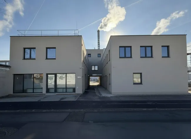 Moderne Gewerbeimmobilie - Erstbezug in der Linzer Industriezeile - Teilvermietung möglich - Titelbild