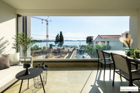 NEU! Voll ausgestattete Wohnung mit 20 m2 Loggia mit Ausblick aufs Meer!