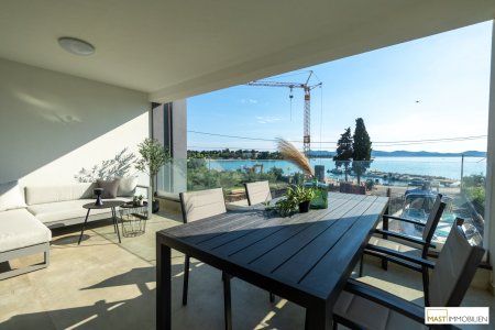 NEU! Voll ausgestattete Wohnung mit 20 m2 Loggia mit Ausblick aufs Meer!