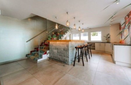 Attraktives Multi-Office-Objekt in Toplage Urstein Nord – Showrooms, Büros & Betriebswohnung & Dachterrasse & Lager