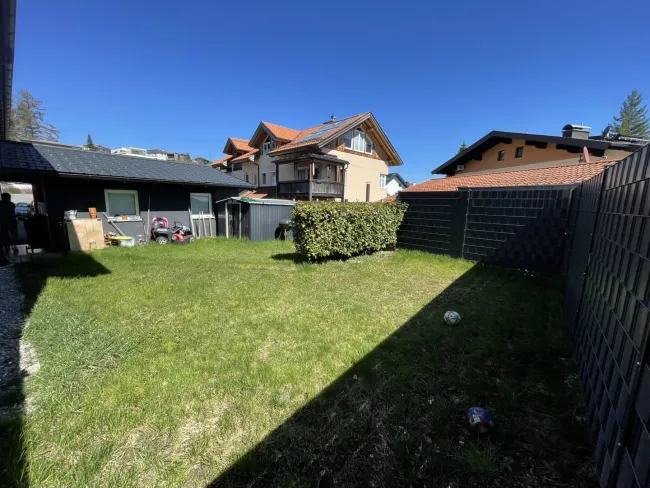 Zwischen Seenähe und Lebensqualität – 4 Zimmer Wohnung mit Balkon und Garten in Henndorf am Wallersee! - Bild