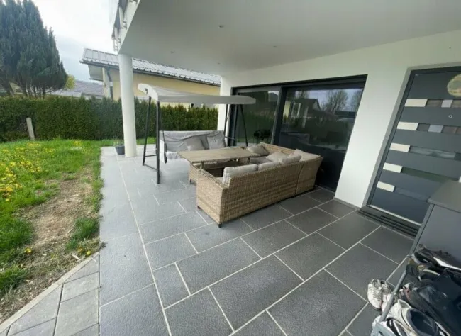 Modernes Einfamilienhaus mit Doppelgarage in ruhiger Lage von Mattighofen - Bild