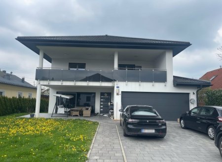 Modernes Einfamilienhaus mit Doppelgarage in ruhiger Lage von Mattighofen