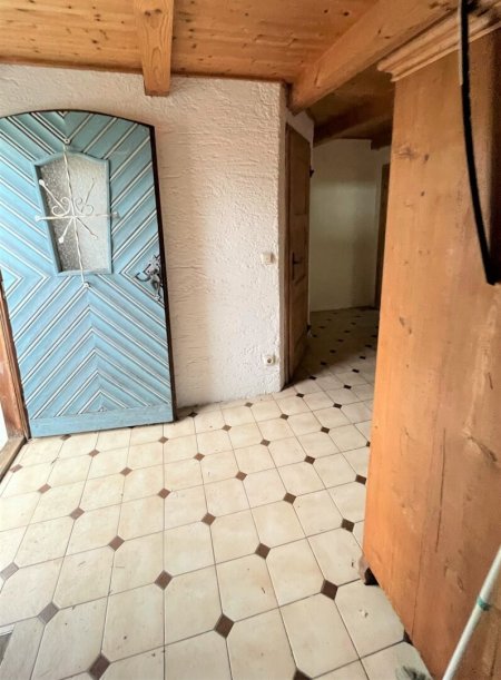 Sanierungsbedürftiges Haus mit Potenzial zu verkaufen– Startpreis € 290.000