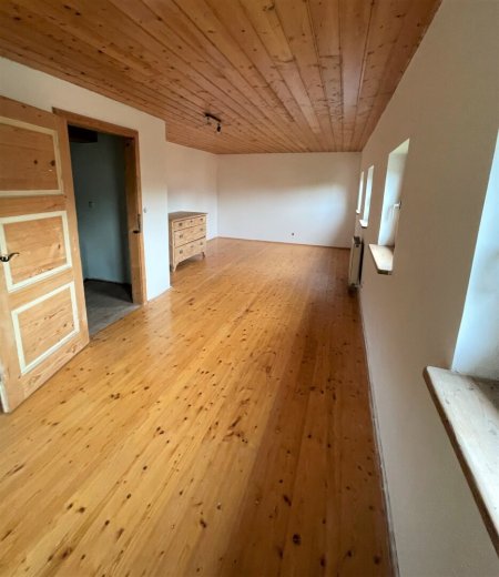 Sanierungsbedürftiges Haus mit Potenzial zu verkaufen– Startpreis € 290.000