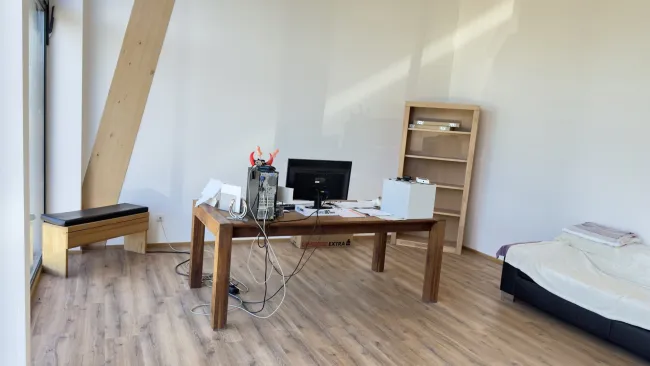 Attraktive Büro/Praxisfläche in Stauf: 27m² für nur € 666,67 inkl. BK, inkl. Strom, inkl. Parkplatz - Bild