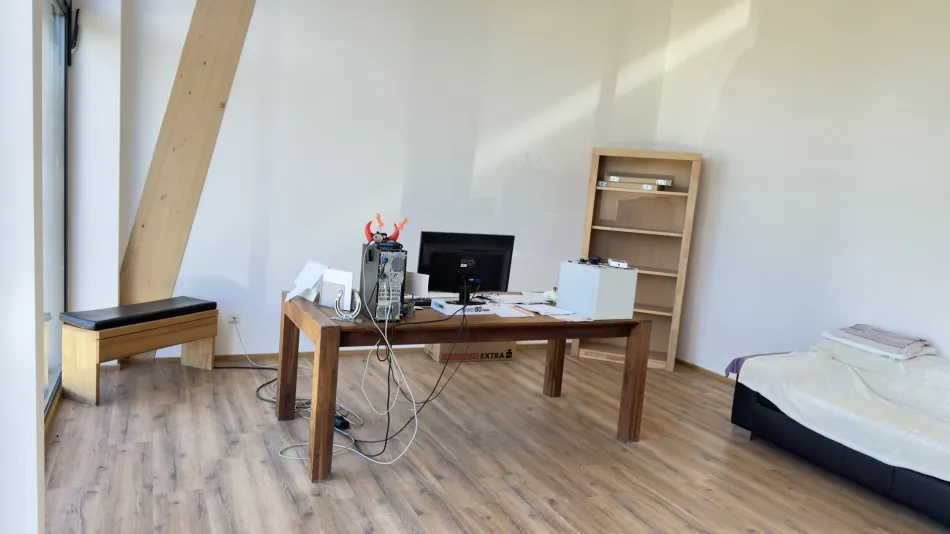 Attraktive Büro/Praxisfläche in Stauf: 27m² für nur € 666,67 inkl. BK, inkl. Strom, inkl. Parkplatz - Bild