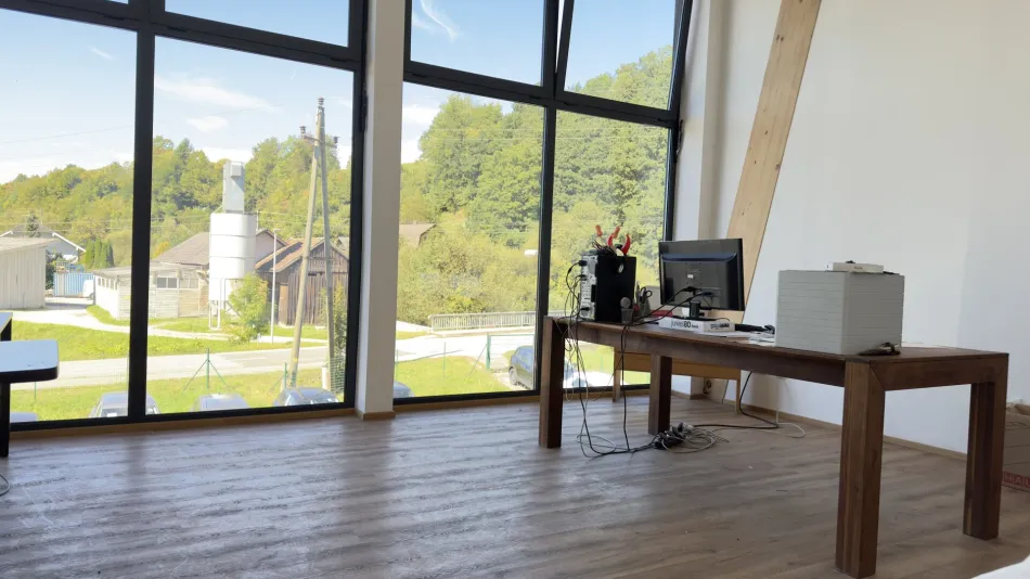 Attraktive Büro/Praxisfläche in Stauf: 27m² für nur € 666,67 inkl. BK, inkl. Strom, inkl. Parkplatz - Titelbild