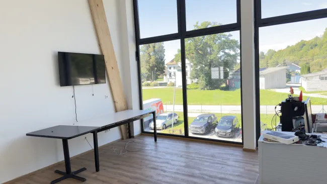 Attraktive Büro/Praxisfläche in Stauf: 27m² für nur € 666,67 inkl. BK, inkl. Strom, inkl. Parkplatz - Bild