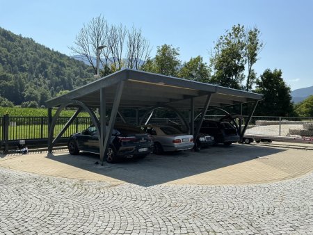 Repräsentatives Autohaus mit Showroom, Büro- & Wohnflächen in Bestlage Bad Reichenhall
