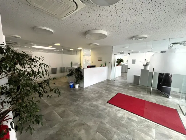 Moderne Arbeitsräume in Top-Lage Salzburgs mit Tiefgarage - Titelbild
