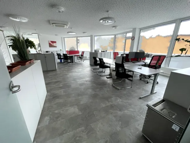 Moderne Arbeitsräume in Top-Lage Salzburgs mit Tiefgarage - Bild