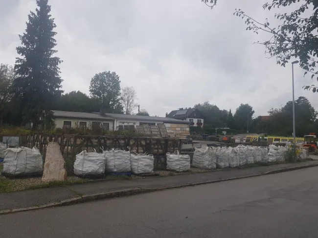 Baugrundstück im Mischgebiet mit großem Potenzial - Bild