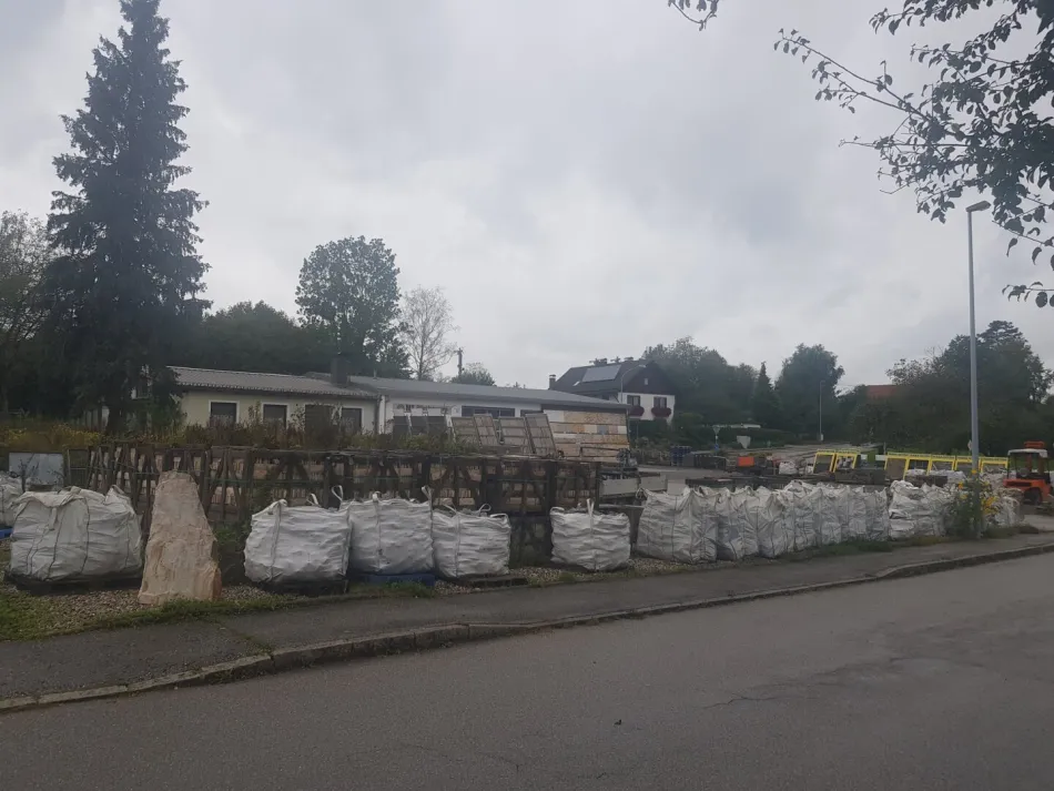 Baugrundstück im Mischgebiet mit großem Potenzial - Bild