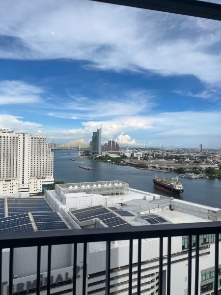 Luxuswohnung in Bangkok Rama 3 mit Sky Lounge, Pool & exklusiven Premium-Facilities zu verkaufen