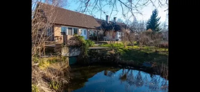 Charmantes Landhaus in Fehértó mit Garten, Kamin & Stellplätzen – 3 Zimmer, 127m²! - Bild