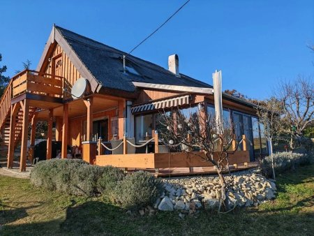 Charmantes Ferienhaus in Keszthely, 130m², 5 Zimmer, Garten, 2 Terrassen, 369.000€