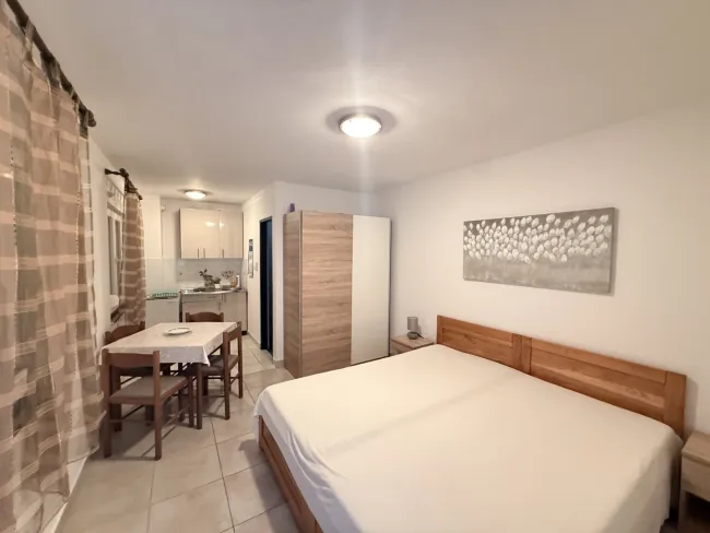 Drei Appartements werden zusammenverkauft nur 400 Meter vom Meer - Titelbild