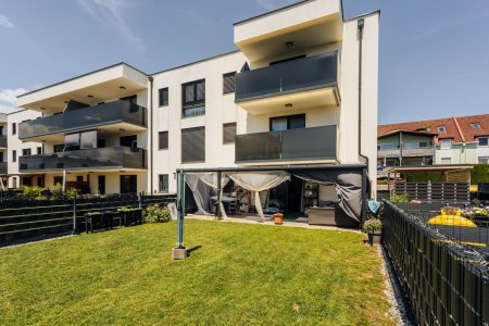 Gartenwohnung mit großer überdachter Terrasse, 35m² Hobbyraum und Tiefgaragenparkplatz!