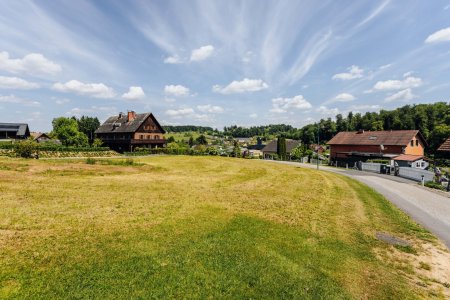 Bauland mit Aussicht: Ihr Platz in Ehrenhausen an der Weinstraße!