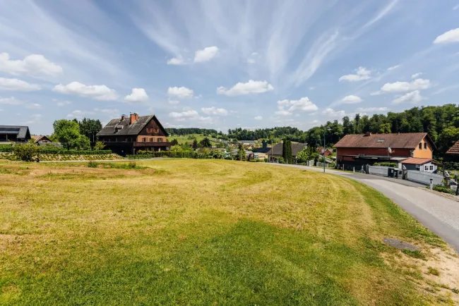 Bauland mit Aussicht: Ihr Platz in Ehrenhausen an der Weinstraße! - Titelbild