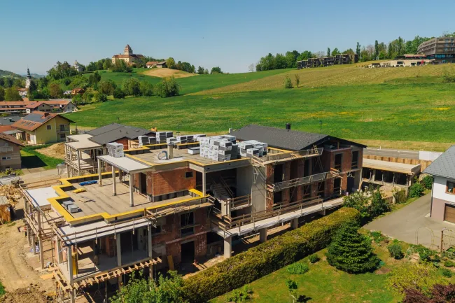 Weinregion Südsteiermark: Renditestarke Wohnung mit Blick auf Schloss Ehrenhausen! - Titelbild