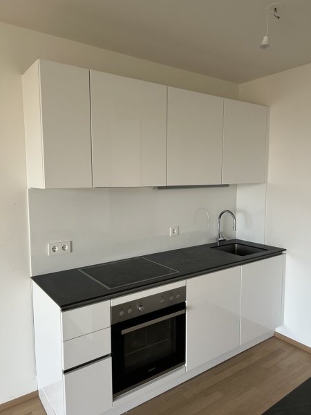 ab 15.08. verfügbar: Traumhafte 2 Zimmer Wohnung im 6. Obergeschoss mit Lift